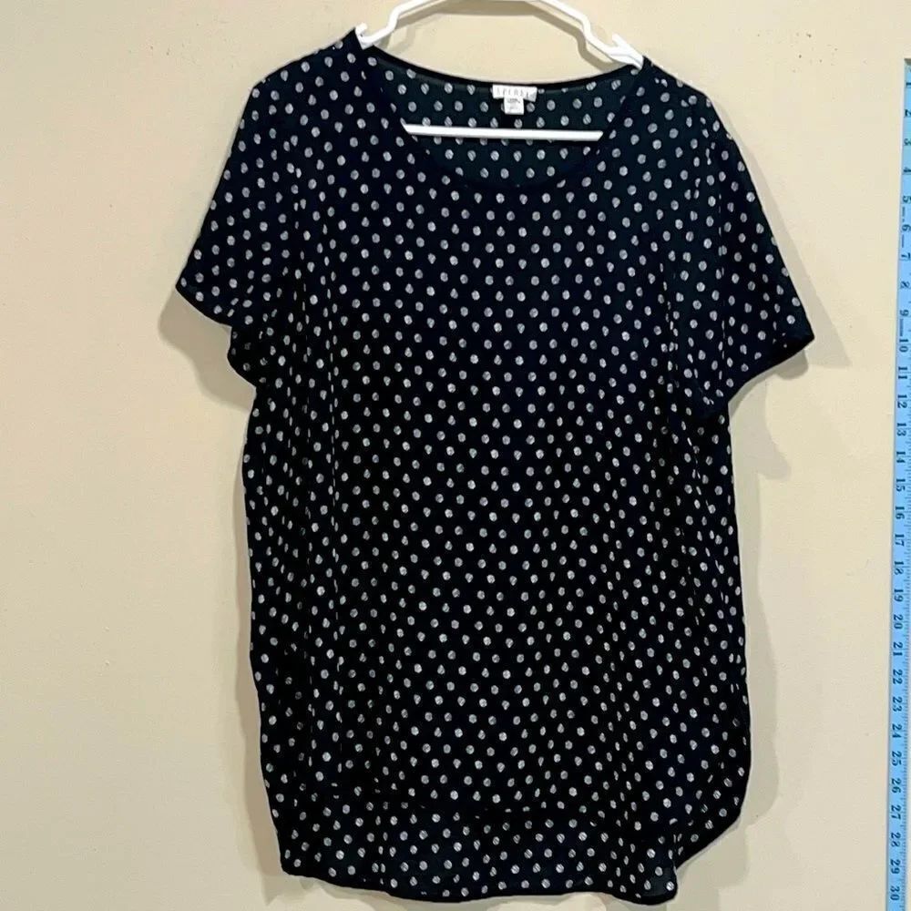 Beautiful Black & White Polka Dot Top By Spense. Size Large